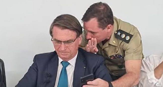 Urgente: PF prende ex ajudante de ordem de Bolsonaro por fraudar dados  de vacina