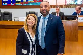 Proposições conjuntas de Iracema Vale e Roberto Costa visam melhorias para Barreirinhas
