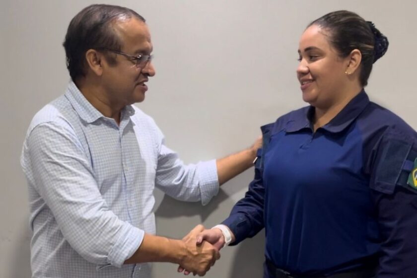 Inaldo Pereira empossa primeira mulher como comandante da Guarda Municipal