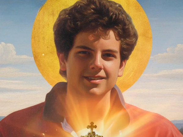 Carlo Acutis se torna o primeiro santo millennial da Igreja Católica em canonização histórica