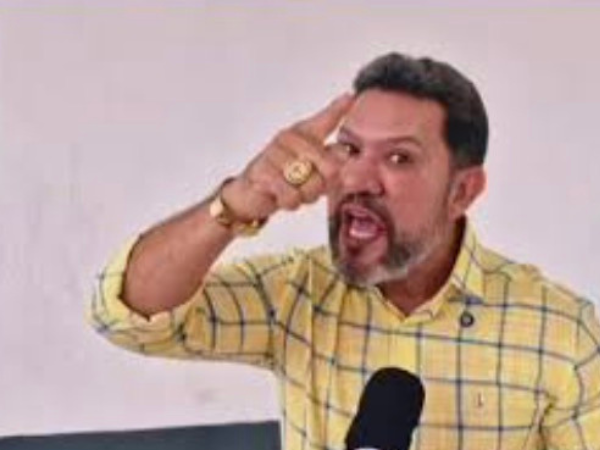 No aniversário de Morros, prefeito manda “porra” para a população e vira alvo de vaias